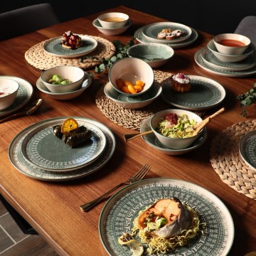 24 dalių indų rinkinys, smėlio/žalios spalvos, iš akmens masės