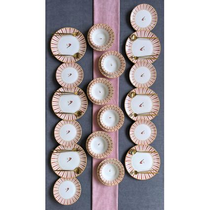 24 dalių stalo indų rinkinys balta/raudona/auksinė/keramika