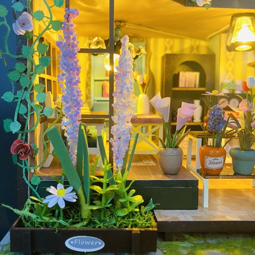 2Kids Toys - Miniatiūrinis namas Darcy gėlių namai 2xAAA