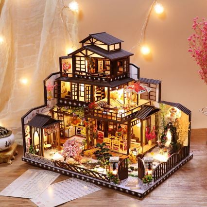 2Kids Toys - Miniatiūrinis namas Prabangi sakurų vila 2xAAA