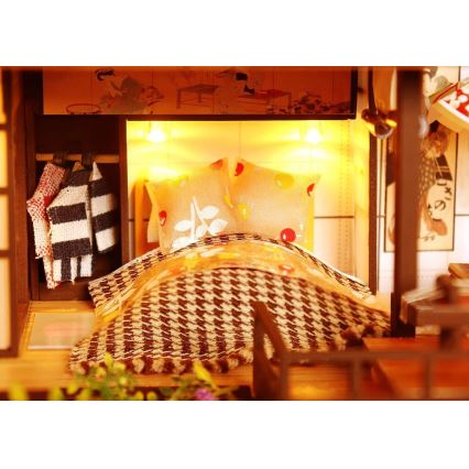 2Kids Toys - Miniatiūrinis namelis Prabangus sakurų vila 2xAAA