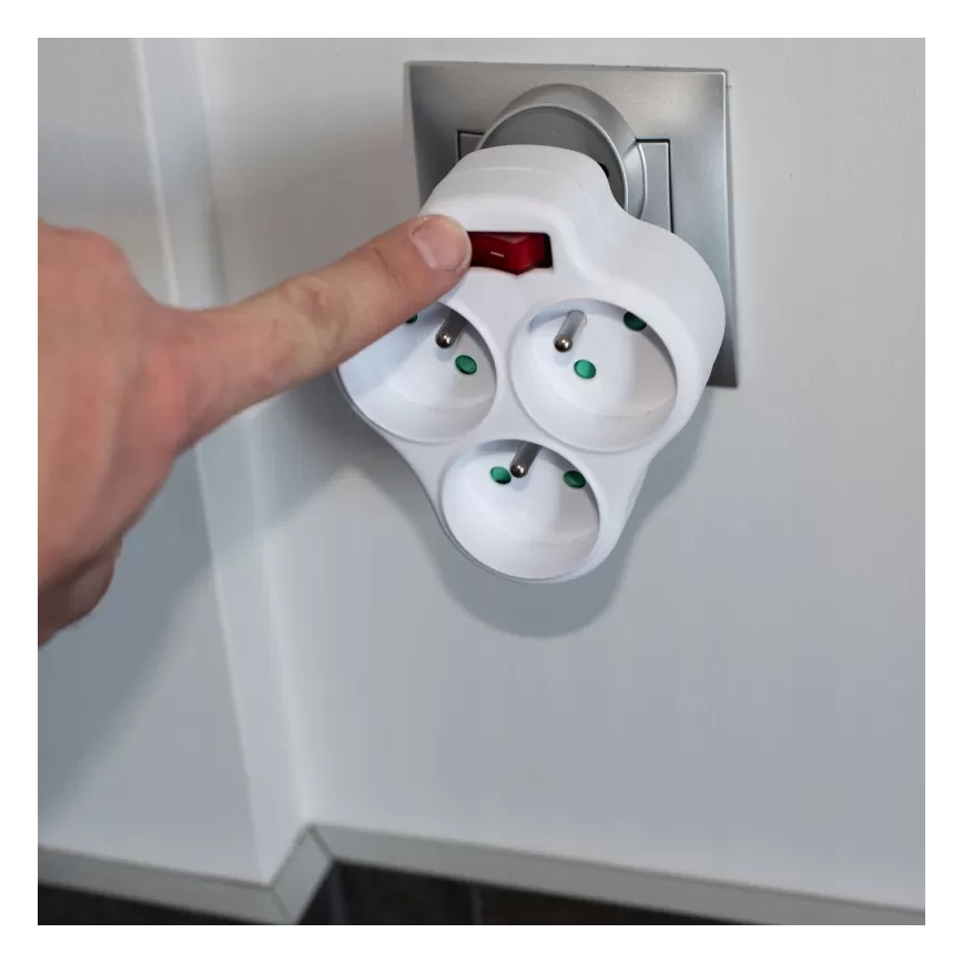 3 lizdų skirstytuvas su jungikliu