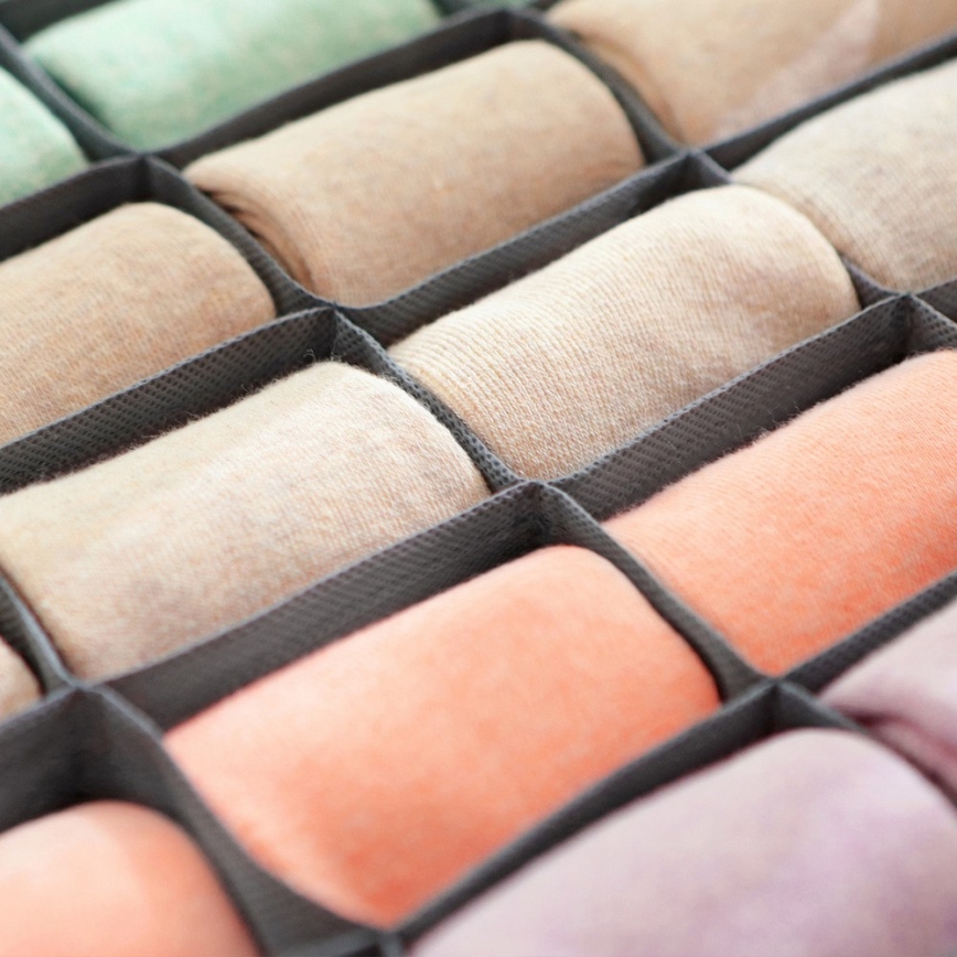 Apatiniam trikotažui skirtas stalčiaus organizatorius GRANT, pilkas