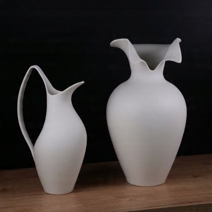 Balta keraminė vaza 41,5x23 cm