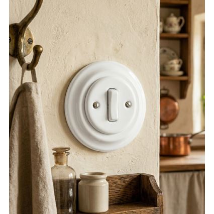Bohemia-Design - Porcelianinis retro viengubas jungiklis su rėmeliu Nr. 6 baltas