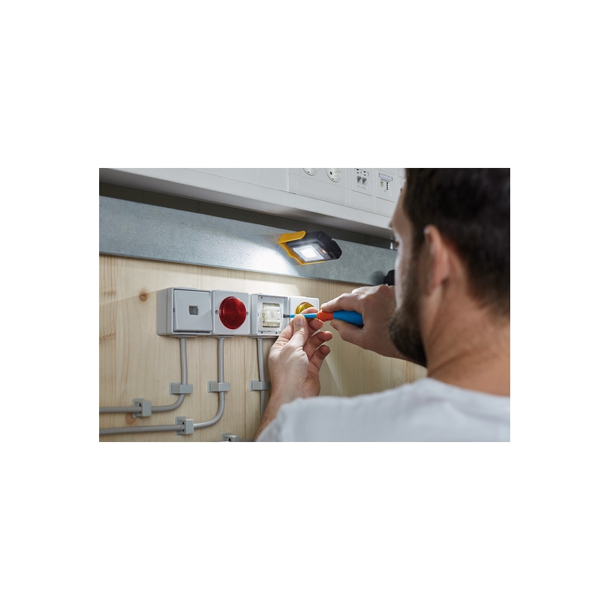 Brennenstuhl - LED Darbinis žibintuvėlis LED/3xAAA oranžinis
