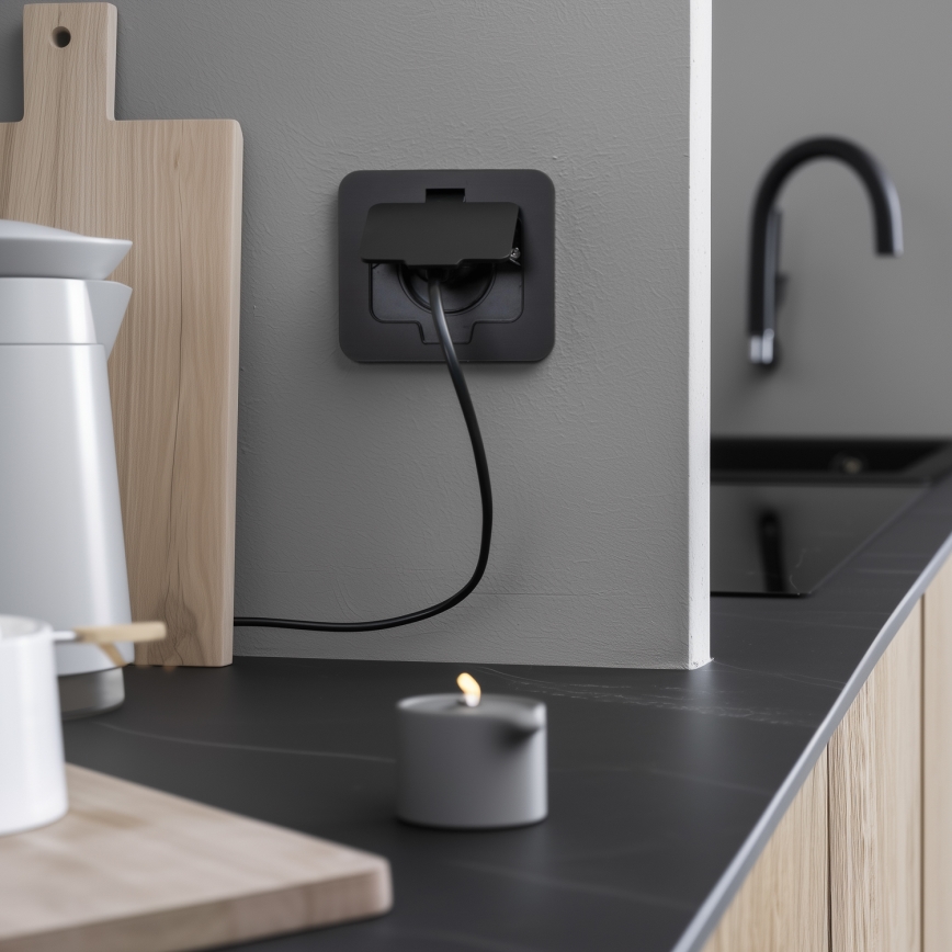 Brilagi - lauko įleidžiamas grindinis lizdas IP55, juodas, stačiakampis