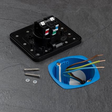 Brilagi - lauko įleidžiamas grindinis lizdas IP55, juodas, stačiakampis