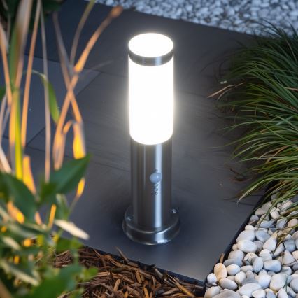 BRILAGI - Lauko šviestuvas su judesio jutikliu NOVA 1xE27/15W/230V 40 cm IP44 matinis chromas