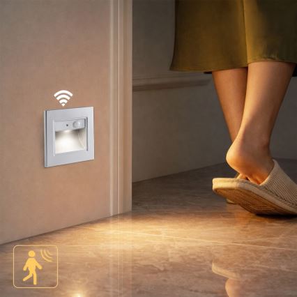 Brilagi - LED laiptų šviestuvas su jutikliu STEP LIGHT LED/1,5W/230V IP44 sidabro spalvos