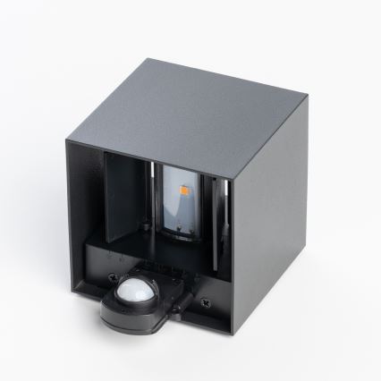 BRILAGI - LED lauko sieninis šviestuvas su jutikliu CUBE LED/6W/230V juoda IP65