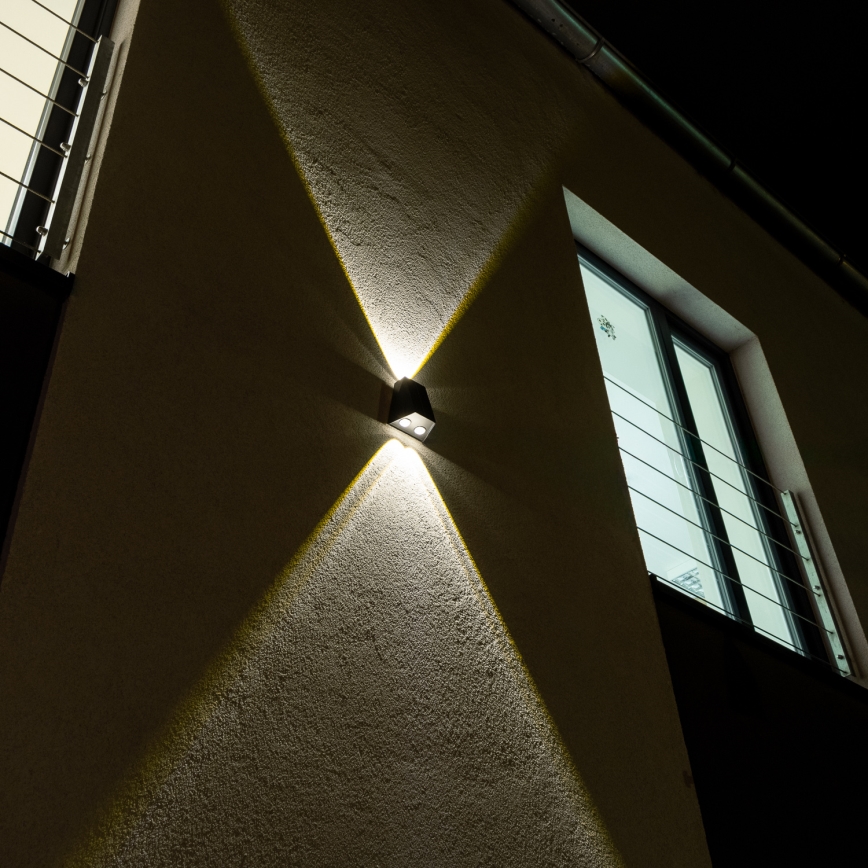 Brilagi - LED sieninis šviestuvas, įkraunamas saulės energija PYRAMID LED/2W/3,2V 1300 mAh IP54