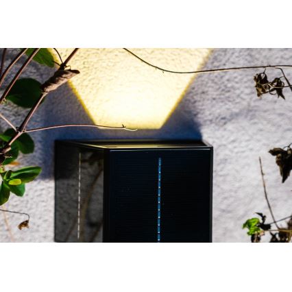 Brilagi - LED sieninis šviestuvas su jutikliu, įkraunamas saulės energija SOLAR CUBE LED/2W/3,2V 1300 mAh IP54