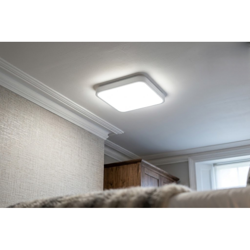 BRILAGI - ZENNA LED lubinis vonios šviestuvas su jutikliu LED/24W/230V 34,5x34,5 cm IP44 baltas + nuotolinis pultas