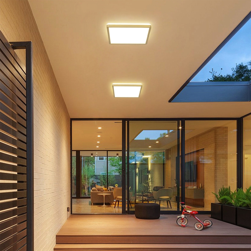 Brilagi - LED vonios kambario lubinis šviestuvas ULTRA SLIM LED/18W/230V 30x30 cm auksinė IP54