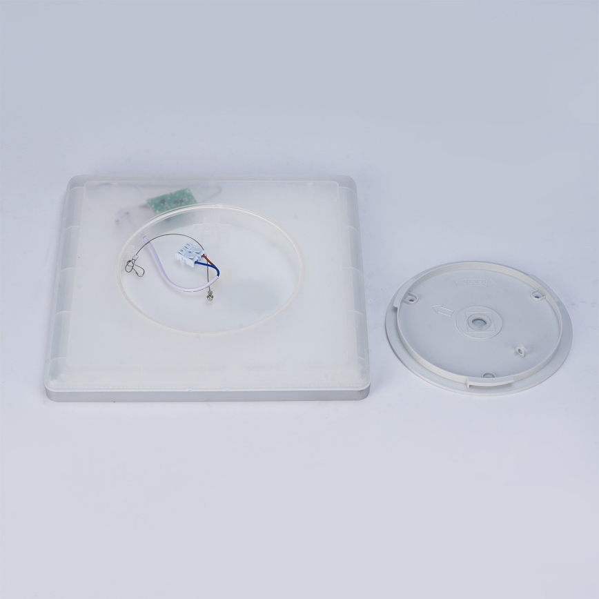 Brilagi - LED vonios kambario lubinis šviestuvas ULTRA SLIM LED/18W/230V 30x30 cm sidabrinis IP54