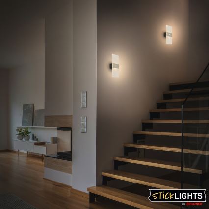 Briloner 3888012 - įkraunamas LED sieninis šviestuvas su judesio ir sutemos jutikliu AURA LED/2,5W/5V 1800 mAh matinis chromas