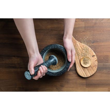 Cole&Mason - Granito skiedinys su grūstuvu GRANITE diametras 18 cm granito/juoda