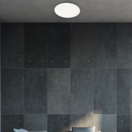 Dimeriuojamas LED lubinis šviestuvas CRUZ su nuotoliniu pulteliu LED/66W/230V 3300lm