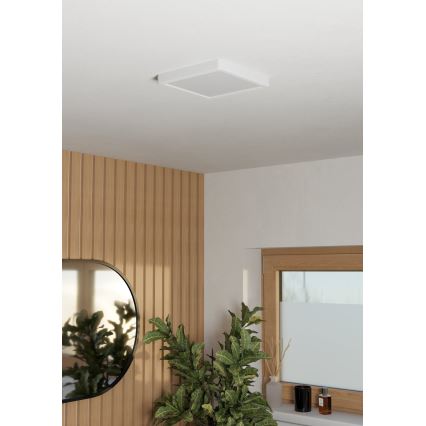 Eglo - LED vonios kambario lubinis šviestuvas LED/10,5W/230V 2700/4000/6500K 22x22 cm IP44 balta