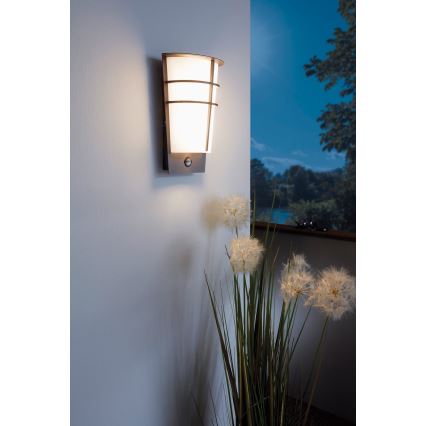 Eglo - LED sieninis lauko šviestuvas su jutikliu 2xLED/2,5W IP44