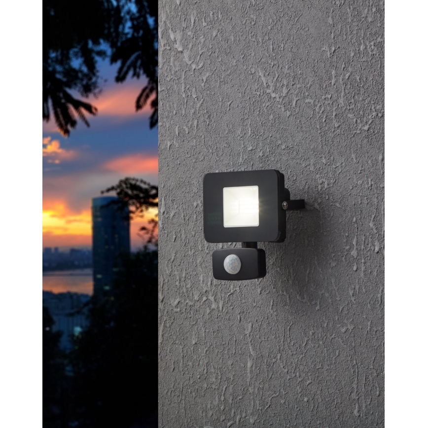 Eglo - Akcentinis LED šviestuvas su jutikliu LED/10W/230V