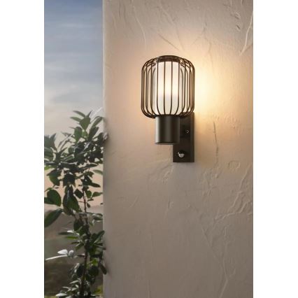 Eglo - Laukinis sieninis šviestuvas su sensoriumi 1xE27/28W/230V IP44