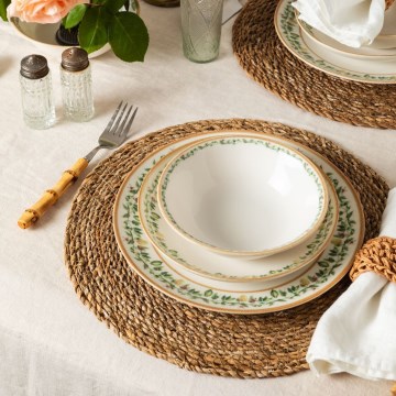 Elegantiškas 24 dalių indų rinkinys — kreminis/smėlinis/žalias/porcelianinis