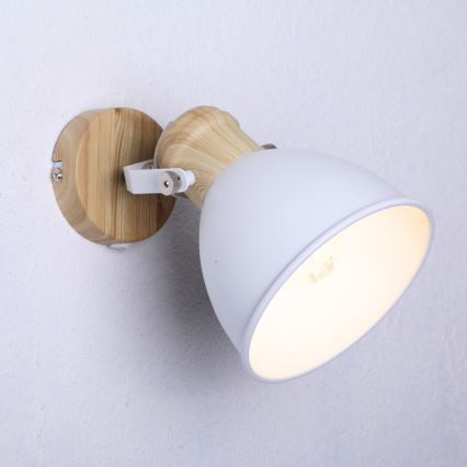 Globo - Sieninis kryptinis šviestuvas 1xE27/40W/230V