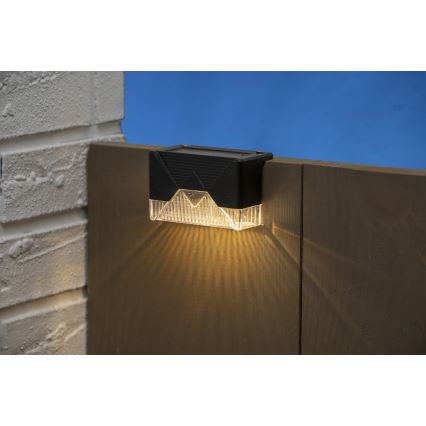 Grundig - KOMPLEKTAS 4x LED sieninis šviestuvas, įkraunamas saulės energija LED/1,2V IP44