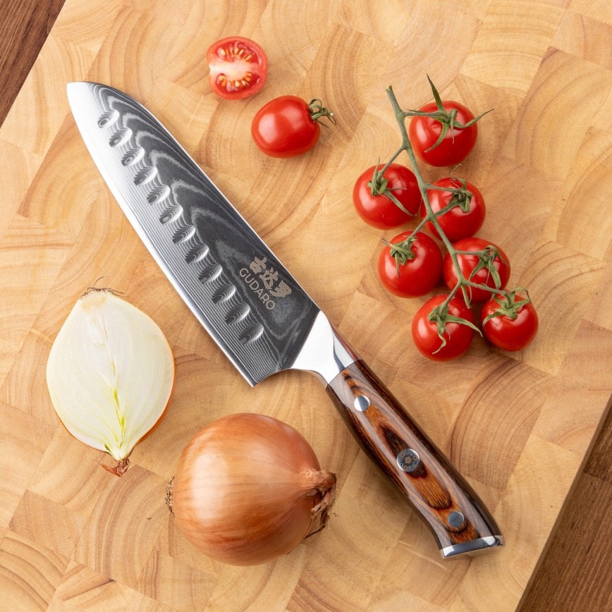 Gudaro - RINKINYS 1x damaskinis šefinis peilis FENG 8, 67 sluoksnių plieno, ilgis 20 cm + 1x damaskinis Santoku virtuvinis peilis FENG 7,5, 67 sluoksnių plieno, ilgis 18 cm + 1x NEMOKAMAI damaskinis vaisių peilis FENG 3,5, 67 sluoksnių plieno, ilg