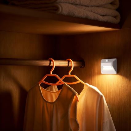 Immax 08308L - LED įkraunamas laiptų šviestuvas su jutikliu STEP LIGHT LED/0,3W/3,7V 2200 mAh IP53 baltas
