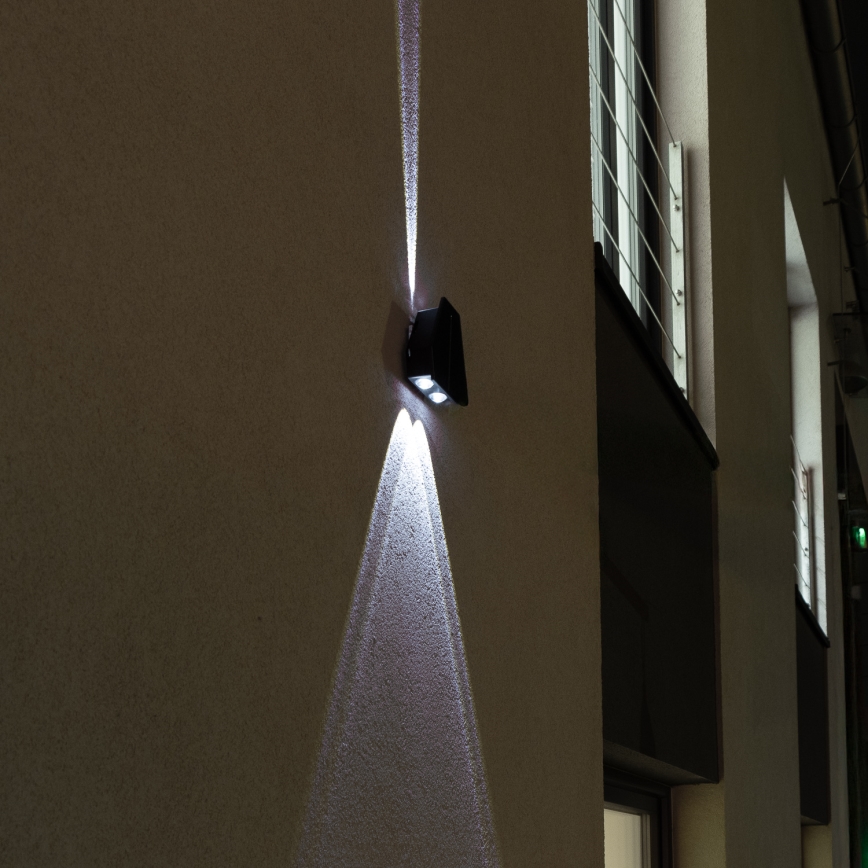 LED Saulės sieninis šviestuvas su jutikliu LED/2W/5V IP54 1300 mAh