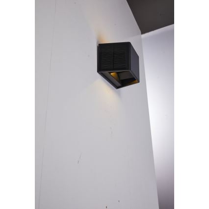 LED Saulės sieninis šviestuvas su jutikliu LED/2W/5V IP54 1300 mAh
