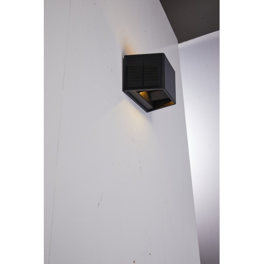 LED Saulės sieninis šviestuvas su jutikliu LED/2W/5V IP54 1300 mAh