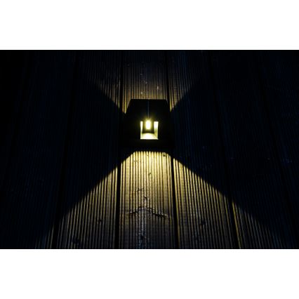 LED Saulės sieninis šviestuvas su jutikliu LED/2W/5V IP54 1300 mAh