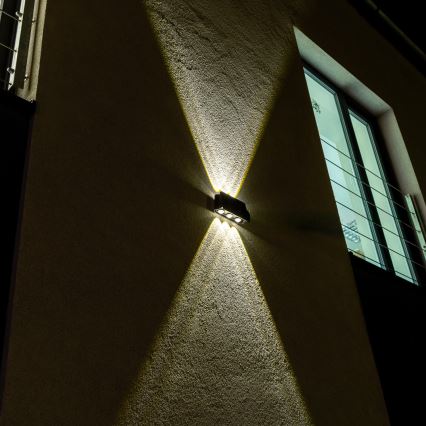 LED saulės energijos sieninis šviestuvas su jutikliu LED/2W/5V IP54