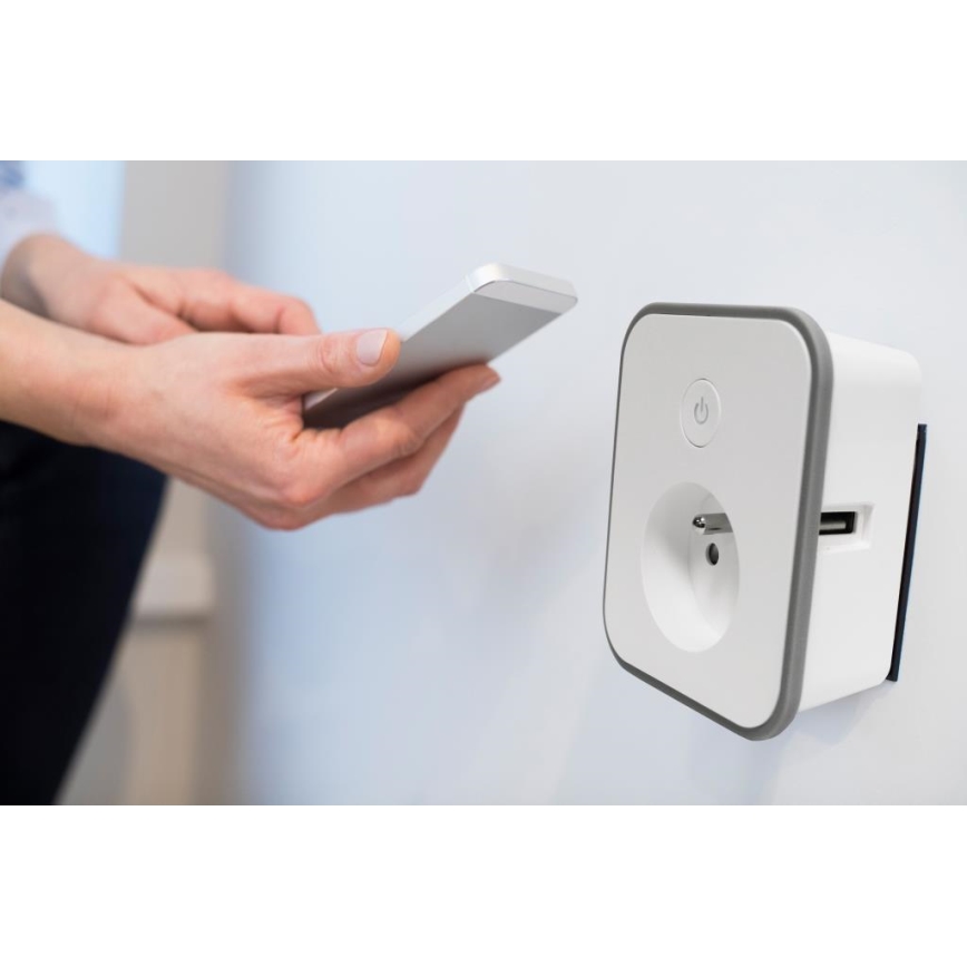 Išmanus kištukas su suvartojimo matavimu 3680W/230V + 2xUSB/12W/5V Wi-Fi