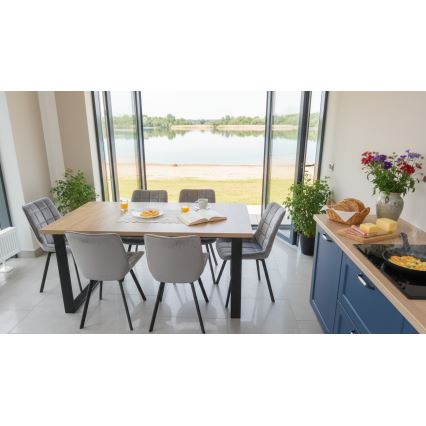 Išskleidžiamas valgomojo stalas COLIN ąžuolo spalvos