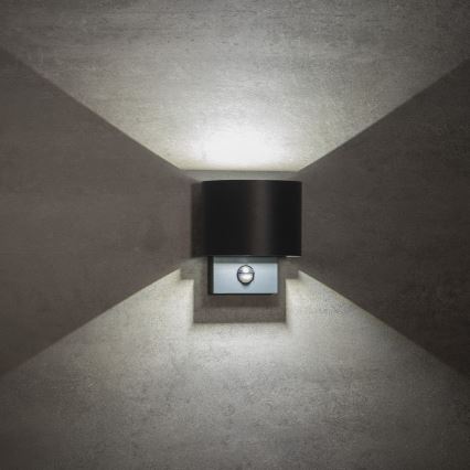 LED lauko sieninis šviestuvas REKA su judesio ir sutemų jutikliu, LED/7W/230V, IP54, antracito spalvos, apvalus