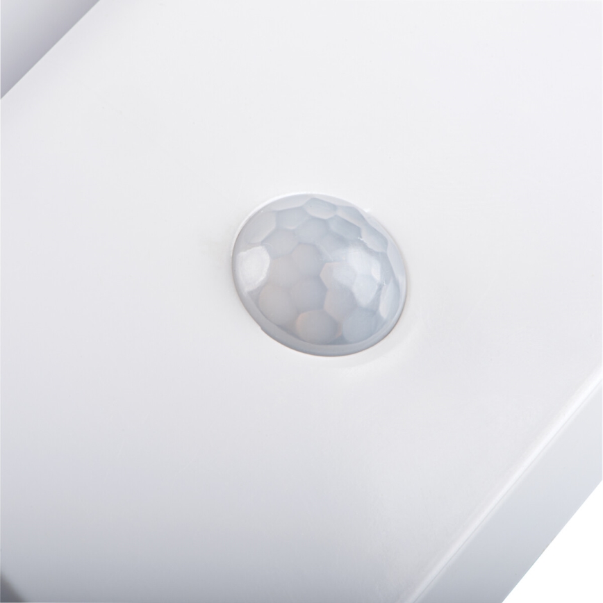 LED įmontuojamas šviestuvas su judesio ir sutemų sensoriumi IRS LED/0,3W/3xAAA IP54 baltas