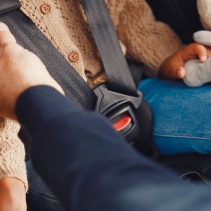 KINDERKRAFT - Automobilinė kėdutė I-GUARD PRO i-Size 61-105 cm juoda