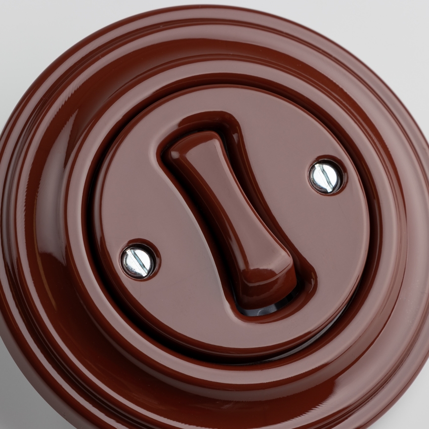 Kliklap – retro laiptų jungiklis su Nr. 6 rudos spalvos rėmeliu