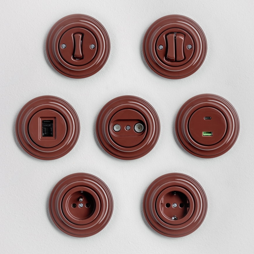 Kliklap – retro laiptų jungiklis su Nr. 6 rudos spalvos rėmeliu