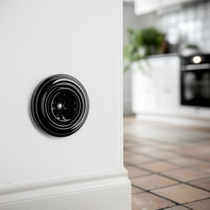 Kliklap - retro namų lizdas su rėmeliu SCHUKO 230V/16A juodas