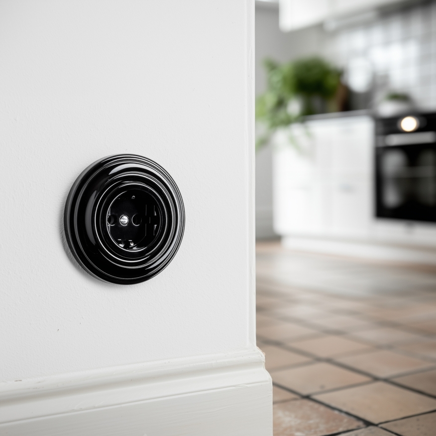 Kliklap - retro namų lizdas su rėmeliu SCHUKO 230V/16A juodas