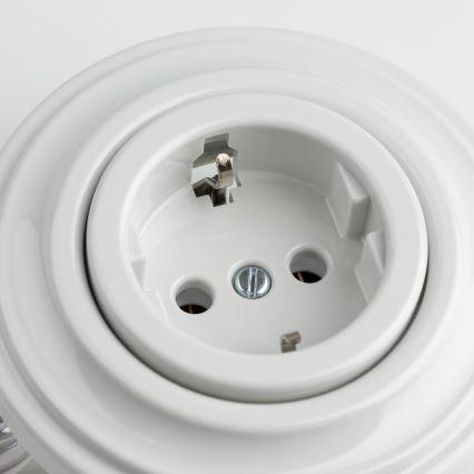 Kliklap - Retro sieninė SCHUKO rozetė su rėmeliu 230V/16A sniego balta