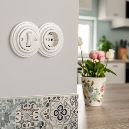 Kliklap - Retro vienpolio jungiklis nr. 1 ir SCHUKO 230 V lizdas su smėlio spalvos rėmeliu