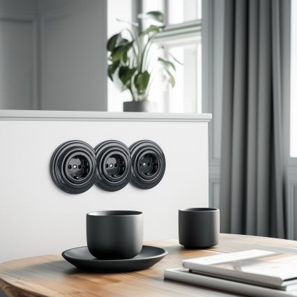 Kliklap - triguba retro kištukinė namų rozetė su rėmeliu SCHUKO 230V antracitas