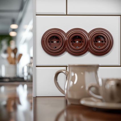 Kliklap - Triguba retro sieninė rozetė namams su SCHUKO rėmeliu 230V ruda
